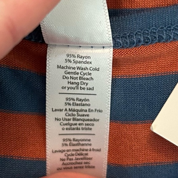 LuLaRoe Classic Tee Short Sleeve Striped Pullover SZ Small Gray & Red Casual NEW - Picture 4 of 5